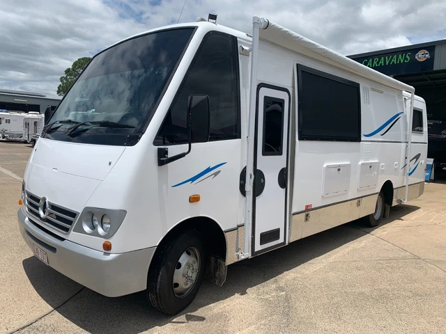 Mercedes Benz 28ft Motorhome