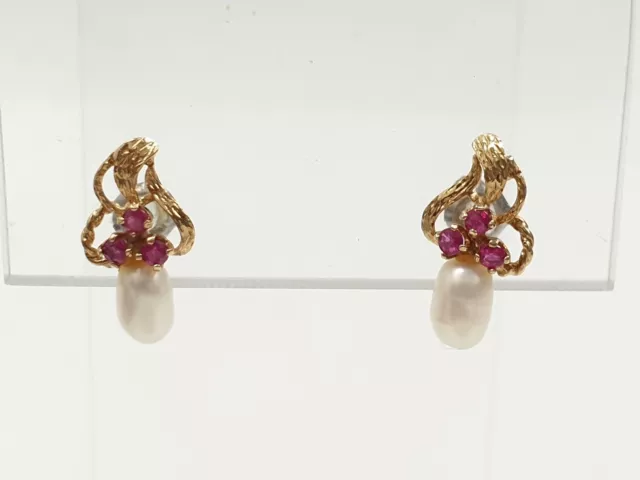 Beautiful 14ct Yellow Gold Fresh Water Pearl & Possible Garnet  Stud Earrings