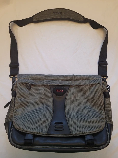 TUMI Ballistic Nylon Leather Shoulder Messenger Laptop Bag Gray/Black Expandable