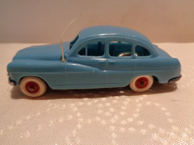 ANCIENNE NOREV N°14 FORD VEDETTE AMBULANCE 1957 1/43 COULEUR RARE EUR 25,00 - FR