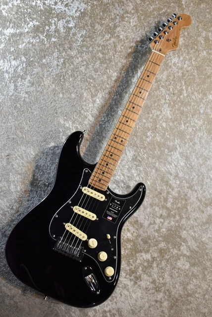 Fender FSR American Ultra Stratocaster Roasted Maple Neck Black  US22076231 3.