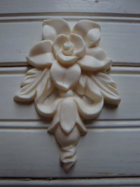 Flexible Floral & Bell Drop Furniture Applique Architectural Pediment Onlay Trim