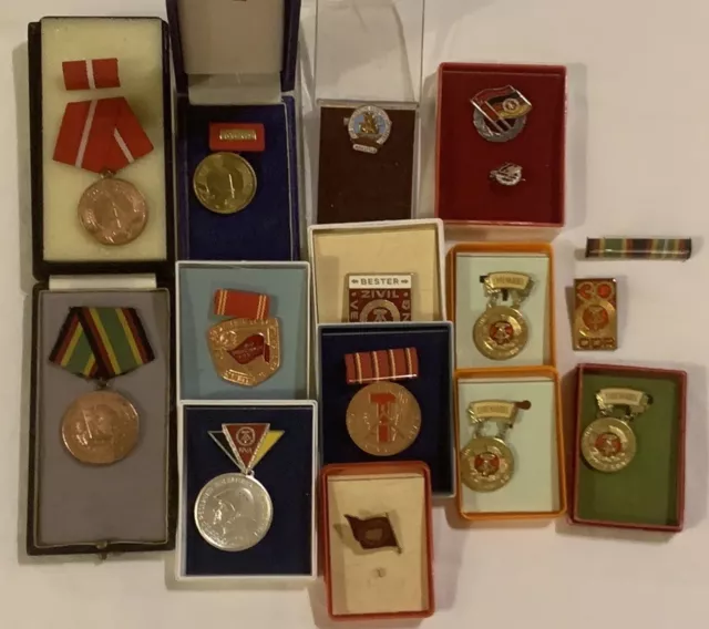 15x DDR-Orden/Anstecknadel/Abzeichen/Medaillen-Lot