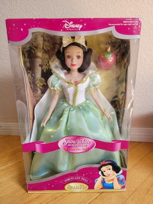 Disney Princess Snow White Brass Key Collectible Keepsakes Porcelain Doll 2004