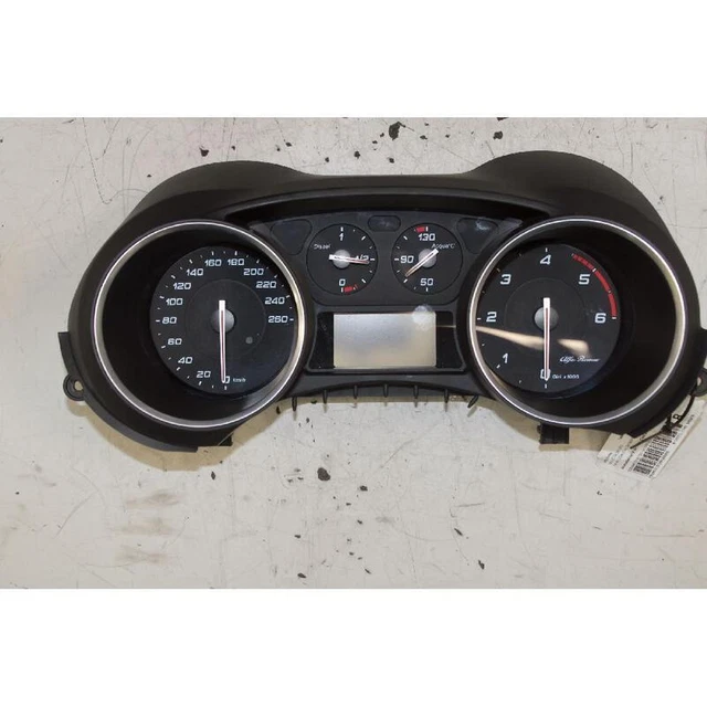 Horloge Décoration Tableau De Bord Pour Alfa Romeo - Giulia, Giulietta, 159, 156, Mito, Stelvio, 147