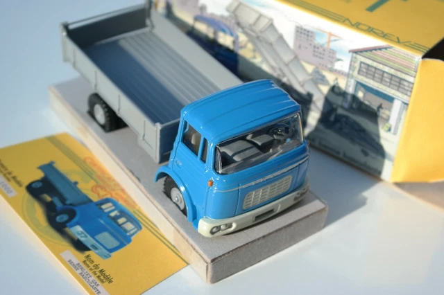 Norev Dinky Toys CAMION BERLIET GAK DEPANNAGE AUTOROUTES réf 589A - Collection