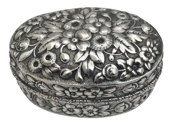 Dominick & Haff / Bailey, Banks & Biddle Sterling Silver Oval Repousse Snuff Box