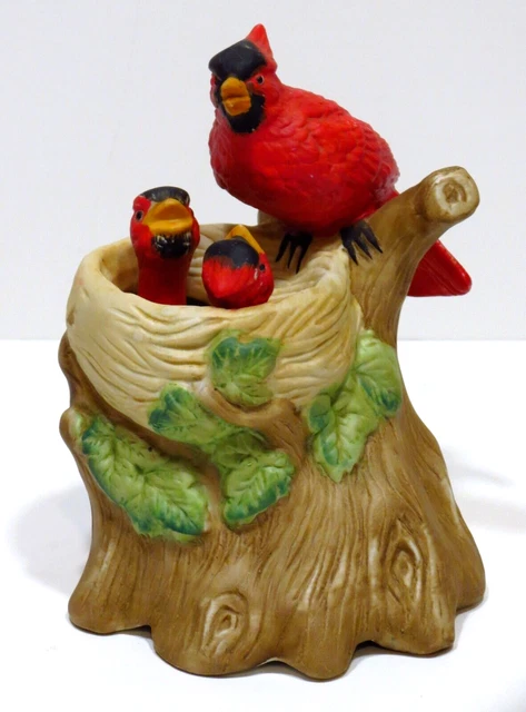 Vintage 1979 Porcelain Mama Cardinal and Baby Birds Moving Head Music Box Nice!