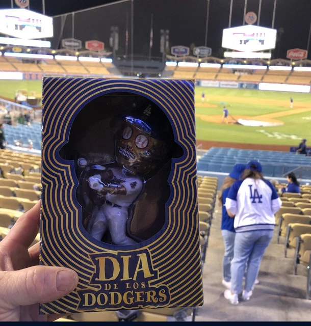 DIA DE LOS DODGERS SUGAR SKULL BOBBLEHEAD 9/20/2022 (GOLD FACE) Non