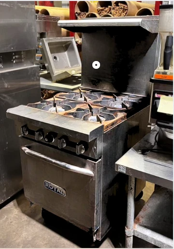 Used 24" Commercial Restaurant Royal 4 Burner Gas Range & Standard Oven