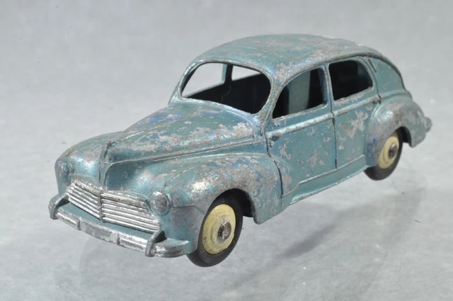 AB488 Dinky Toys France #24R Peugeot 203 C/-