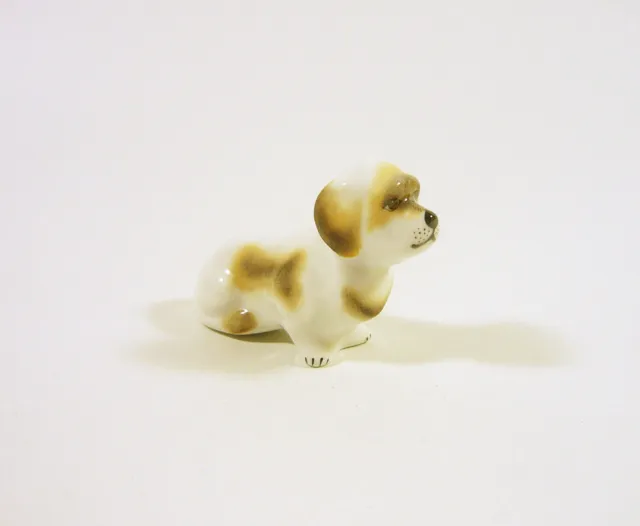 Herend, Dachshund Dog Sitting, Miniature Handpainted Porcelain Figurine ! (I099)