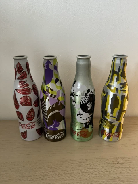 ZHONGSHAN Chine-janvier 7,2022 : Une Bouteille De Coca-Cola Spécialement Pour Les Jeux Olympiques D Hiver De 2022 A Beijing Image456180841