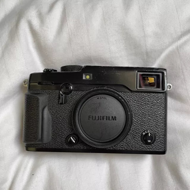 Fuji X-Pro2 Black Body. Good Condition and full working order
