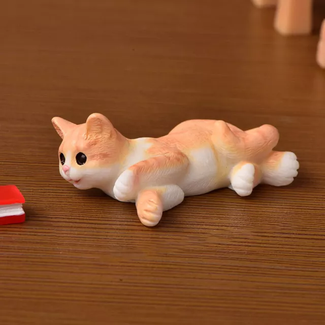 Miniatur Katze Kätzchen weiß-braun liegend Puppenstube Puppenhaus 4,5cm 1:12 Neu