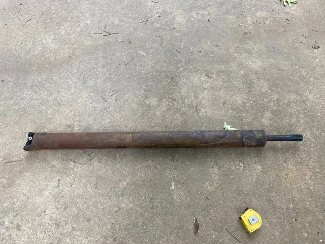 1979 1980 1981 Ford Truck F250 3/4 ton NOS Rear Driveshaft rearend F-250 79 80 8