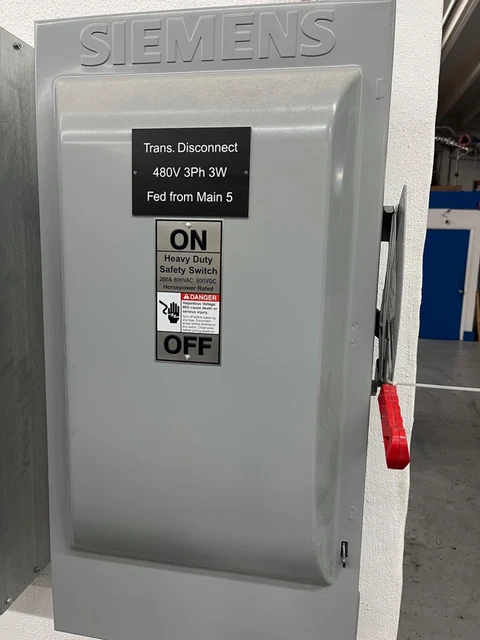 Siemens  CAT. NO. H364NRB FUSIBLE HD 200A 600V 3P SWITCH N3R