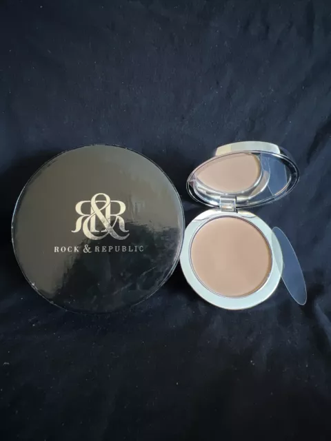 NWB R&R Rock & Republic Exhibition Face Pressed Powder, Chenille (0.32 oz)