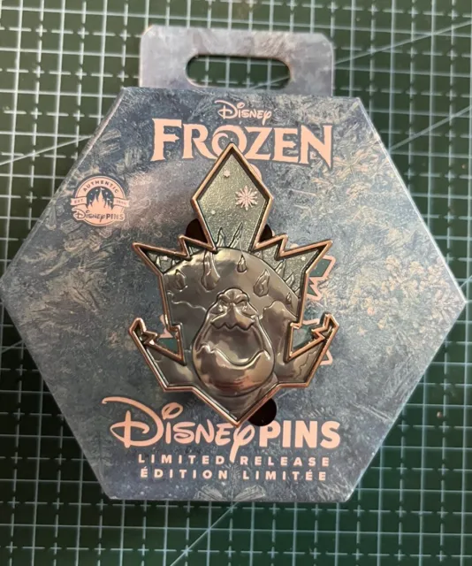 PIN/ Pins disney Frozen Snowflake Puzzle MARSHMALLOW 10th Anniversary LE