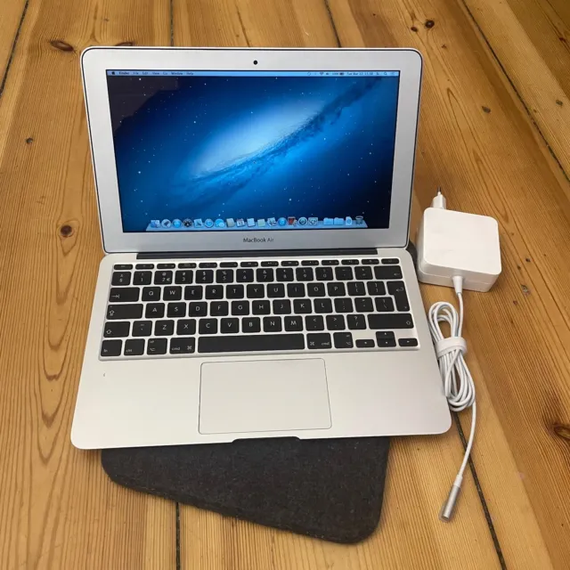 Apple Macbook Air 11 A1370 / 4gb RAM / 240gb SSD *Super Clean*