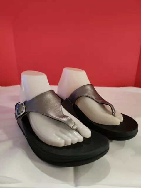 Fitflop Women's Size 7 M Silver Leather Flipflops Flip Flop Sandal Thong