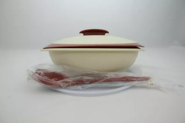 Tupperware Small Insulated Oval Server in Cream & Cinnamon (6-1/3 Cup &  8-7/8 Cup Serving Bowls) for Soup, Stews, Casseroles & More