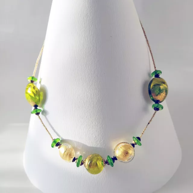 Collana da donna girocollo in vetro di Murano colore verde/oro 2