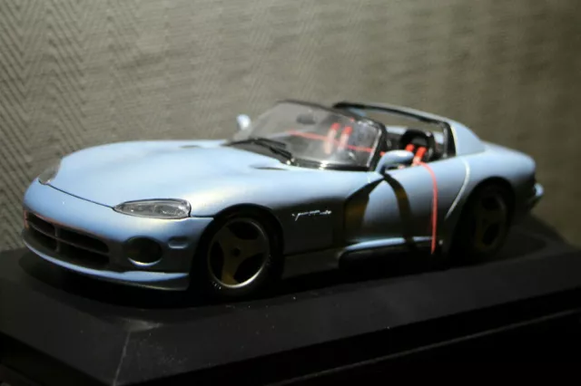 Bburago Burago Dodge Viper RT/10 RT 10 1 :18 Flip Flop Lack Silverstone Blue