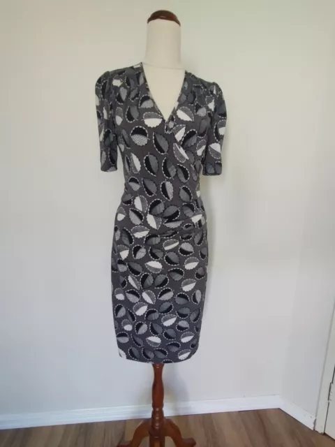 Leona By Edmiston Black And White Leaf Dress Size 8 Flattering Faux Wrap Stretch