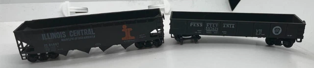 Illinois Central 85867 &  Pennsylvania 357621 HO Model Train