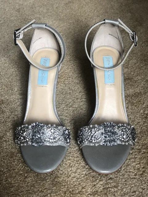 Betsey Johnson Juno Sandal Heel Silver Beads Pearls Size 7 Wedding Bridal Prom