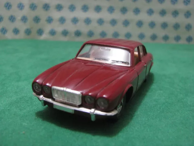 Vintage  -  JAGUAR XJ12    - 1/43  Solido Ref. 96
