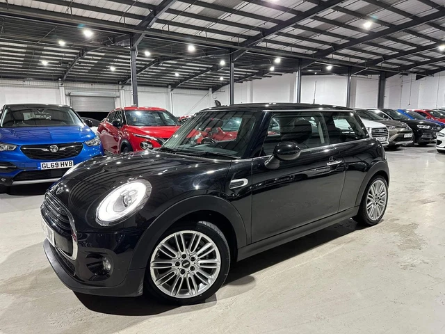 2017 MINI Hatch 1.5 Cooper Auto Euro 6 (s/s) 3dr HATCHBACK Petrol Automatic