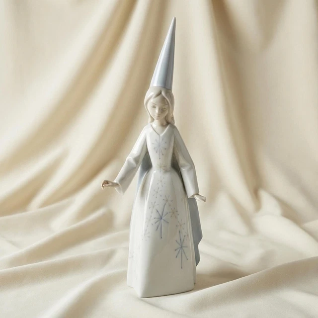 LLADRO FAIRY GODMOTHER - Number 4595 - Porcelain Figurine