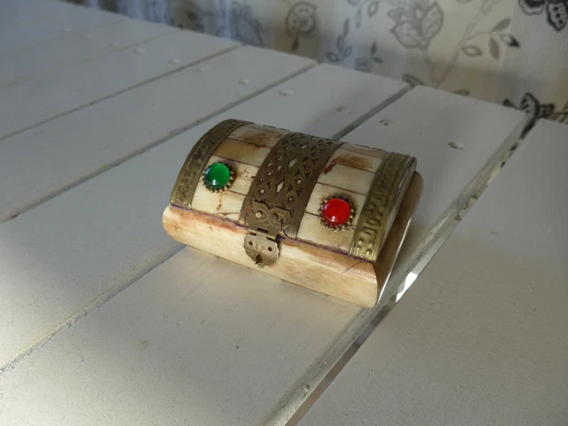Boîte à bijoux en Os et Laiton, 11cm - Artisanat Inde - 7301