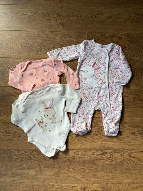 Tuta da pigiama bambino età 3-6 mesi babygrow & due top corpo coniglio dettaglio floreale