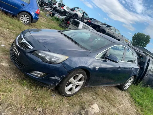 Vauxhall Astra J 2012 1.6 Petrol Blue (Z22A) **Breaking Spares**