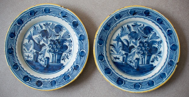 9 Assiettes à dessert en faïence fine Choisy le Roi décor de scène de