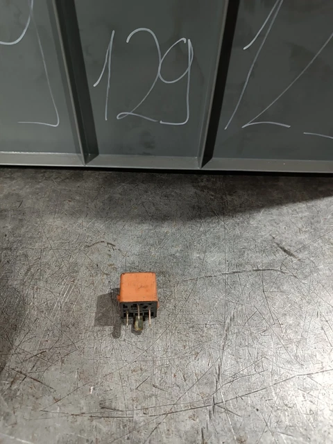 Relais Fermeture Orange Pour BMW E3 E9 E24 E30 E36 E46 E32 E34 E38 - Pièce D'occasion