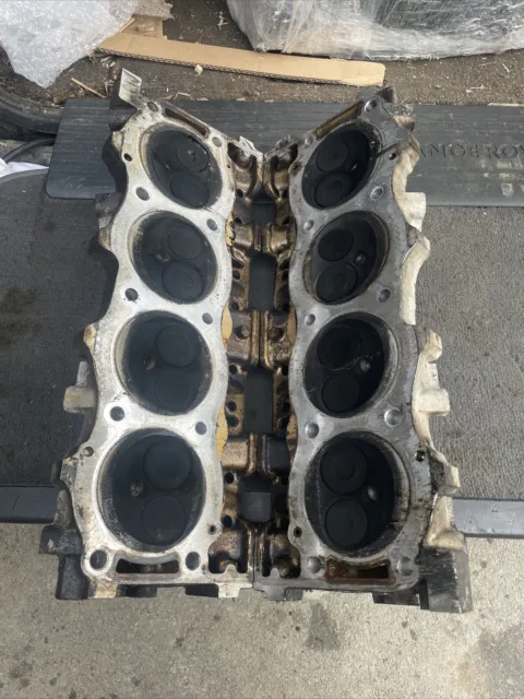 RANGE ROVER P38 V8 4.0 4.6 PAIR of CYLINDER HEADS 1994 - 2002