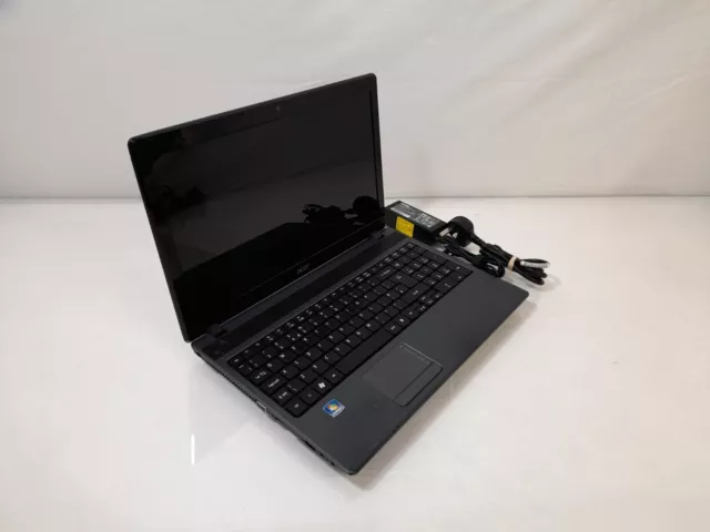 Acer Aspire 1350 1355XC Laptop Notebook 14.1 256MB 40GB Parallel Windows XP
