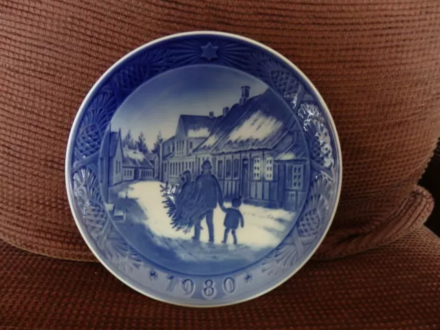 Royal Copenhagen 1980 Collector's Christmas Plate -  Bring Home Christmas Tree