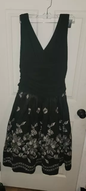 SL Fashions Dress Sz 14 Black with Silver Flowers Sleeveless Lined Gorgeous