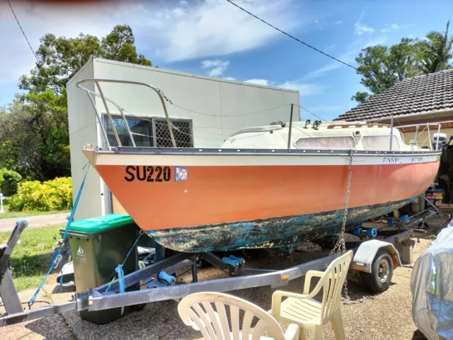 Sunmaid 20 trailer sailer. Local pickup only.