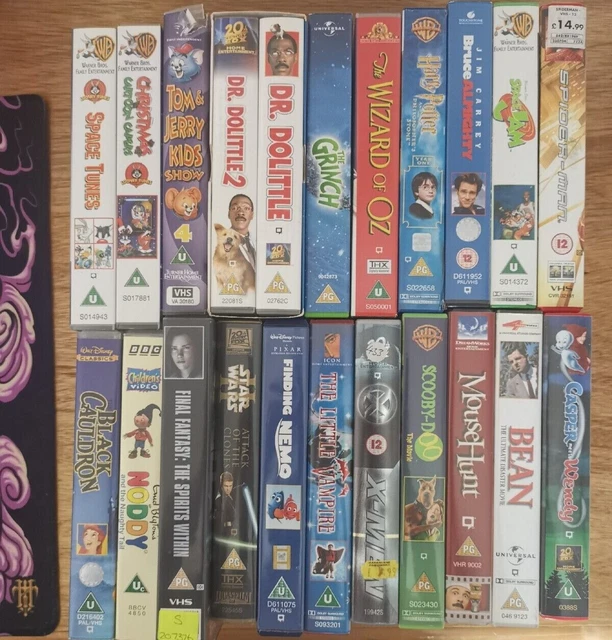 VHS BUNDLE OF 29 Tapes Job Lot Disney, Warner brothers, Universal
