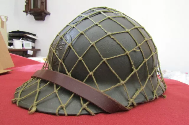 antiguo casco militar tipo Adrian ejercito infantería francés II guerra mundial