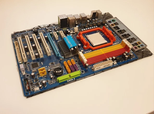 GIGABYTE GA-M720-US3 REV 1 AM2+ AM3 ATX PCI-E 2.0 16x DDR2 Motherboard ...