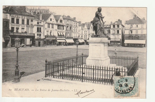BEAUVAIS - Oise - CPA 60 - Meubles Au Vieux Chene place Hotel de Ville