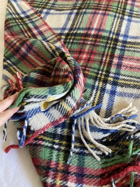 Stunning Vintage english 60’s Fringe plaid wool blanket Large