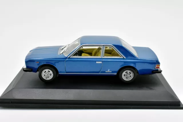 Modellino auto scala 1:43 FIAT 130 COUPE diecast collezione modellismo statico Z